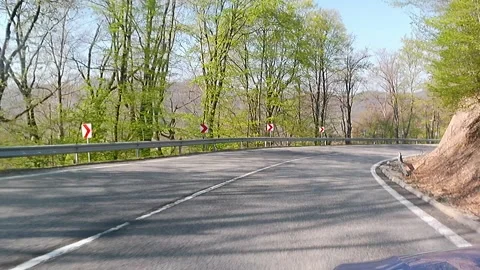 Spring downhill ride from Pezinska Baba mountain pass, Little Carpathians Vidéo 334512416