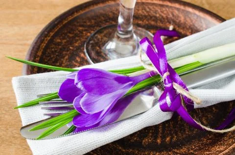 Spring Festive Table Setting With Fresh Flower. 스톡 사진