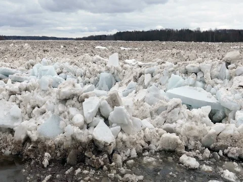 Spring flood ice drift Video stock 80286201