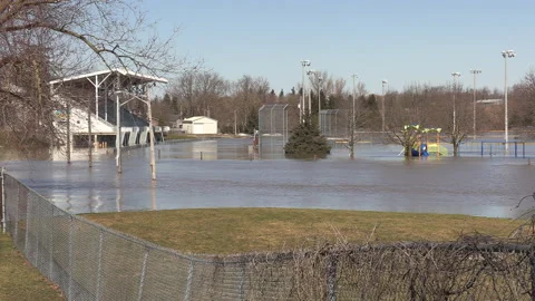 Spring flooding during record warm temperatures and weather conditions Видео 150318278