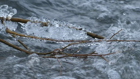 Spring forest river. Melting ice on the river, white snow on the river banks Stock Footage 125302653