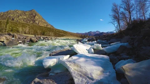 Spring high water on the Katun River Stock Footage 109583588
