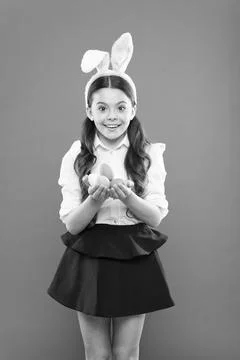 Spring holidays concept. Perfect Easter bunny. Fun and educational Easter 库存照片