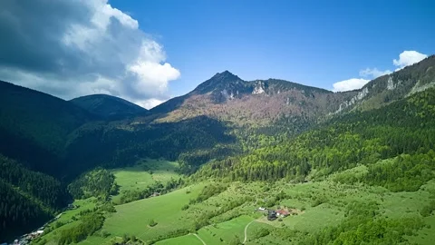 Spring hyperlapse rotation around Carpathian mountain peak and forested valley, Video stock 309293511