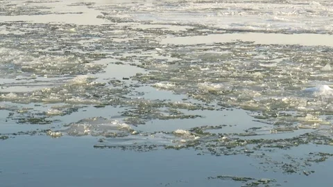 Spring ice drift, floating ice on the Ob River in Western Siberia Video stock 150506092