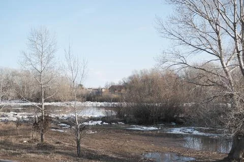 Spring landscape. The river overflowed its banks. Melting snow. Foto stock