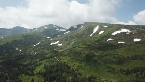 Spring mountains from a bird's eye view Vídeo Stock 148161958