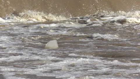 Spring river flooding during record warm temperatures in Ontario Canada Vidéo 150265288
