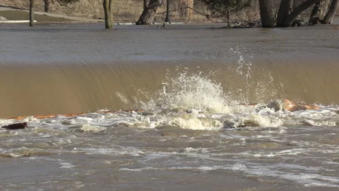 Spring river flooding during record warm temperatures in Ontario Canada 库存影片 150278468