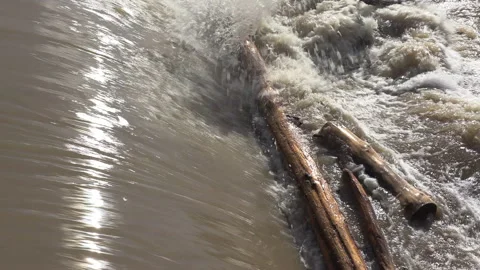 Spring river flooding during record warm temperatures in Ontario Canada Stockbeeldmateriaal 150286173