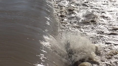 Spring river flooding during record warm temperatures in Ontario Canada 库存影片 150291605
