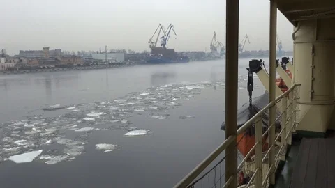 Spring river Video stock 95193937