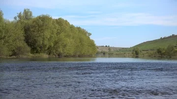Spring river at sunny day landscape, 4K 2160p video footage Video stock 86011121