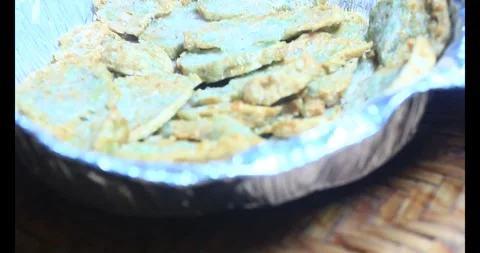 Spring rolls on plate Video stock 295825510