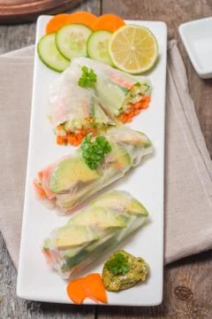 Spring rolls with vegetables and avocado Foto stock