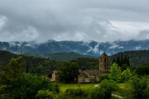 Spring in Sant Marti De Capsec church, La Garrotxa, Spain Foto stock