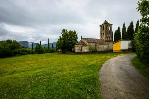 Spring in Sant Marti De Capsec church, La Garrotxa, Spain Foto stock