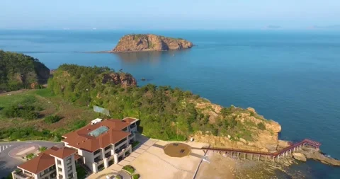 Spring seaside scenery of Binhai Road in Dalian, Liaoning province, China Vídeo Stock 241409210