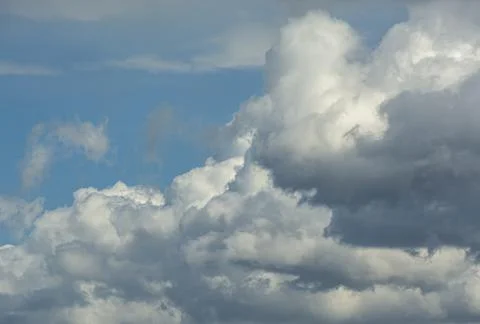 Spring sky clouds after thunderstorm close up Foto stock