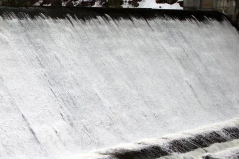 Spring stormy streams of falling water Foto stock