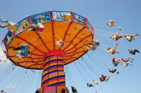 Spring time opening of Swing Carousel in historic Navy Pier in Chicago. 스톡 사진