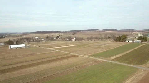 Spring tractor farmland Vídeos de archivo 72819870