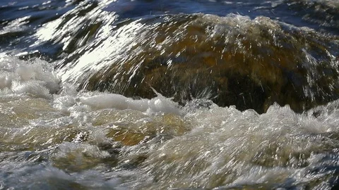 Spring Water Vídeos de archivo 125995080