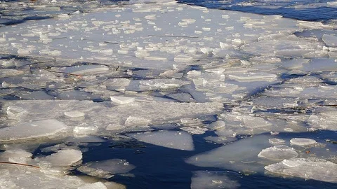 Spring Water Vídeos de archivo 125995213