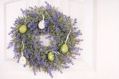 Spring wreath with eggs for easter Foto stock