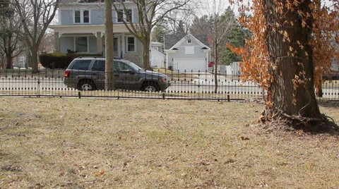 Springtime Front Yard 스톡 동영상 36990877