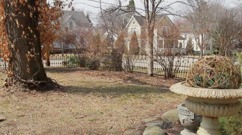 Springtime Front Yard Vídeo Stock 36992166