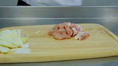 Sprinkle the meat with pepper 스톡 동영상 70977004