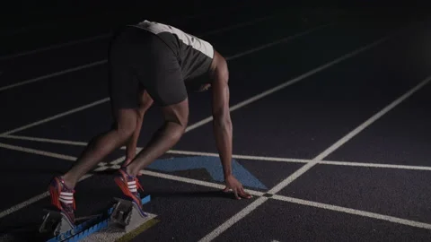 Sprinter Using Starting Blocks Video stock 208743354