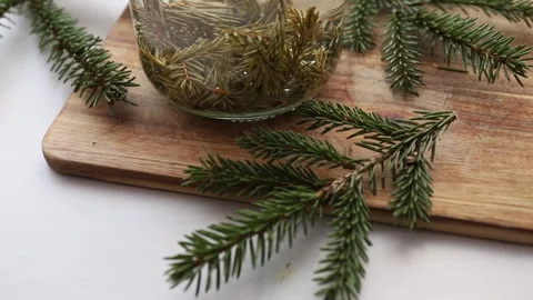 Spruceliquid02Making syrup of fresh spruce Picea needles. 스톡 동영상 262734236