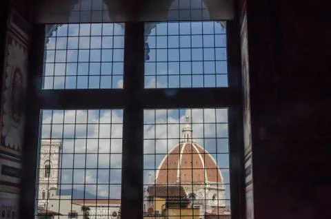 Spying the dome of florence from a window Foto stock