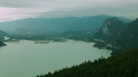 Squamish Chief Highway 4K 動画素材 251669621