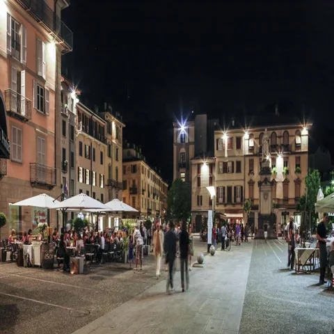Square Alessandro Volta and his monument in Como, Italy Stock-Footage 69442722