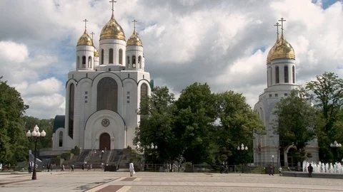 Square in front of cathedral of Christ Savior and chapel. Video stock 112089604