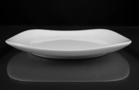 Square shallow dish serving dish Фото
