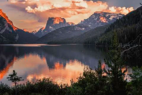 Square Top Mountain and Lower Green River Lake Foto stock