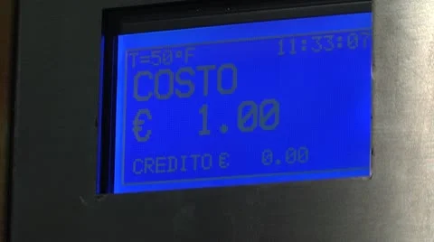 Squeesed oranges vending mashine Stock Footage 8984990