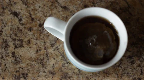 Squeezing Teabag 動画素材 36031370