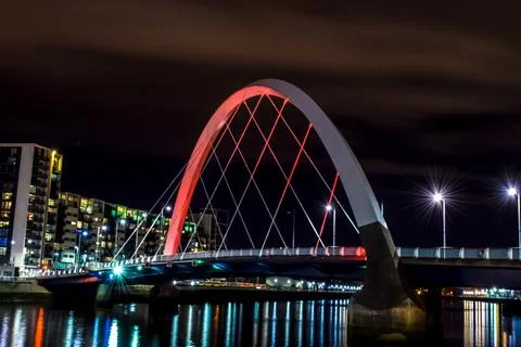 The squinty bridge in red Fotos Stock