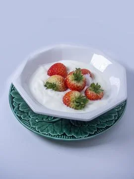 Srawberries in a bowl Stock Photos