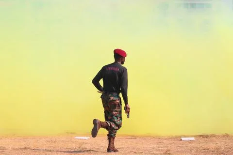 Sri Lankan Army's Commando Regiment performs hostage rescue drill, Colombo, Sri  Stock Photos