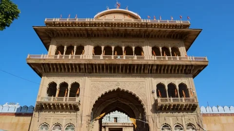 Sri Rangnath Temple Architecture in Vrindavan Showcasing Intricate Heritage.. 動画素材 337170336
