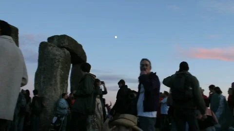 Ss pan sunset to stonehenge Video stock 852462