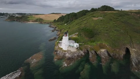 St Anthony Lighthouse from drone, Roseland peninsula, Cornwall, UK Vidéo 314898329
