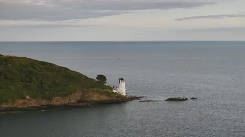 St Anthony Lighthouse from drone, Roseland peninsula, Cornwall, UK Vidéo 314898363