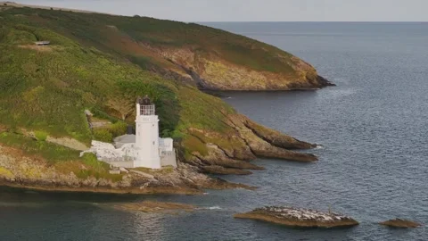 St Anthony Lighthouse from drone, Roseland peninsula, Cornwall, UK Vidéo 314898428